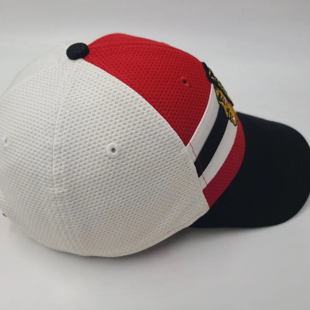 Chicago Blackhawks Hat Adjustable New Era 9Forty Red White Stanley Cup Champions